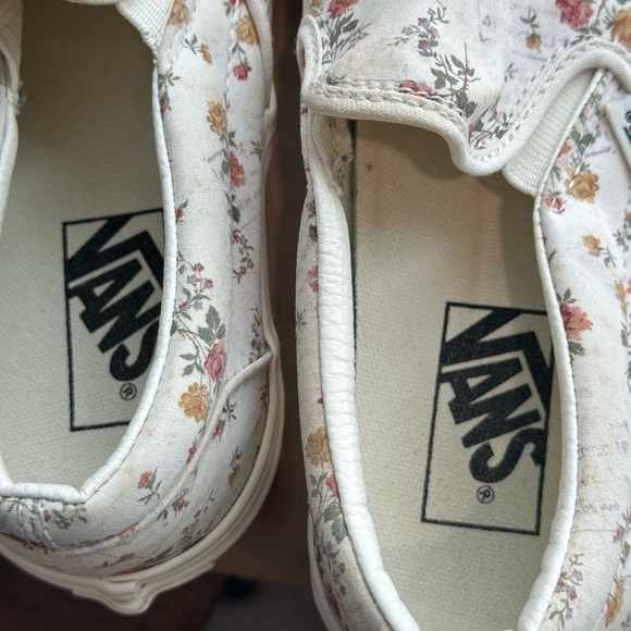 Vans Cream Floral Slip-On Sneakers - Picture 2 of 11